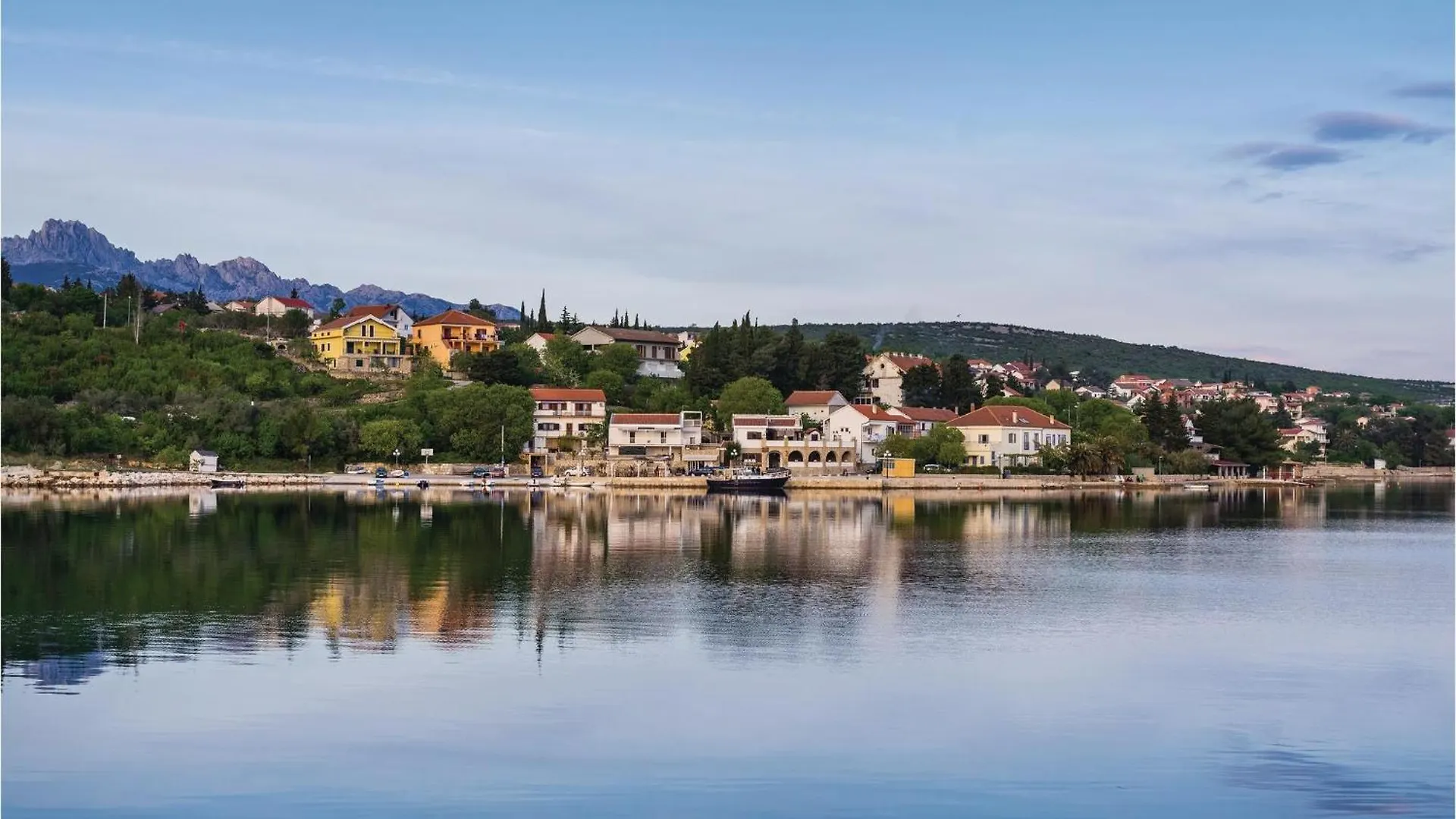 Gorgeous Apartment In Maslenica With Wifi 0*,
