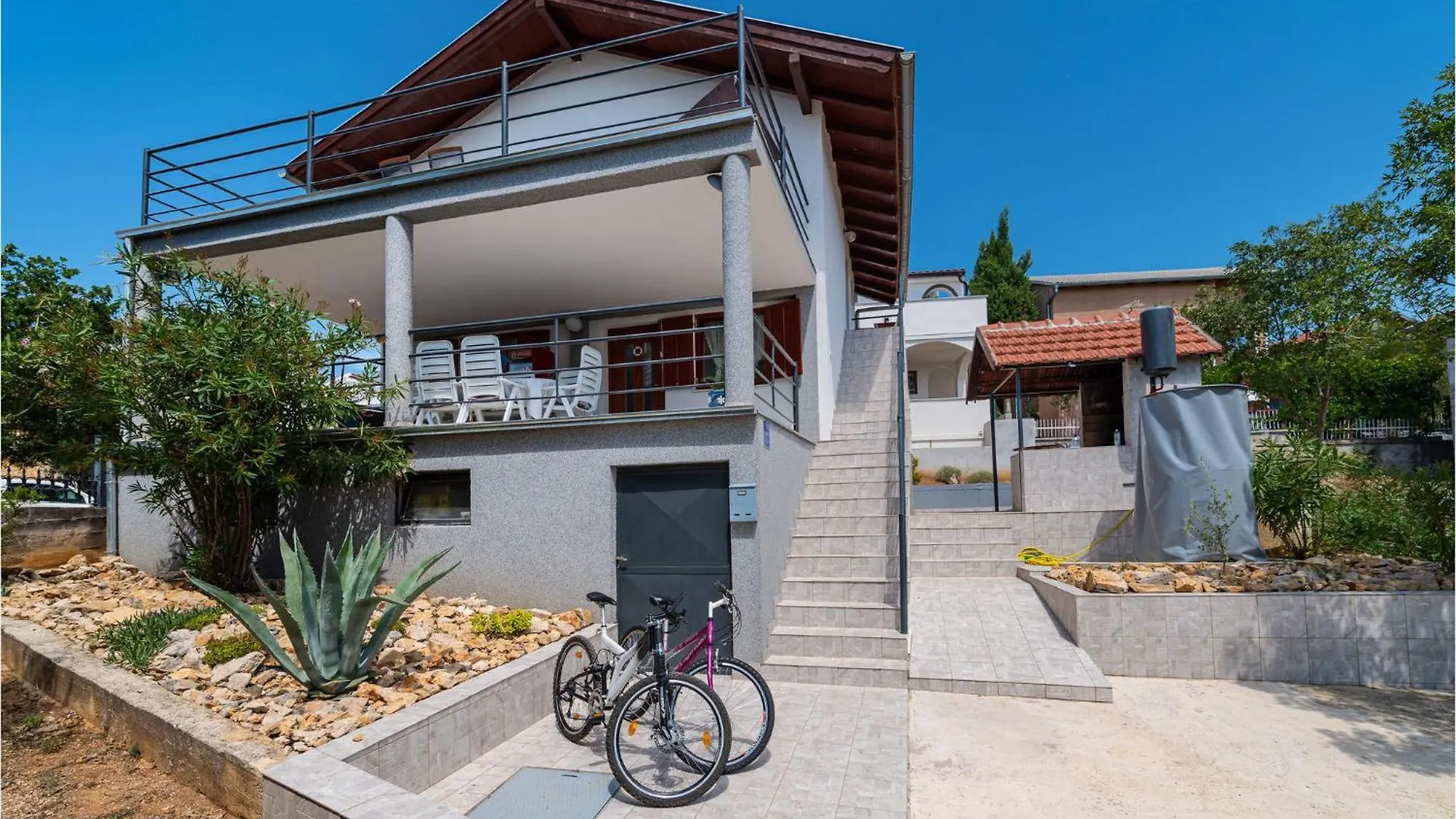 Gorgeous Apartment In Maslenica With Wifi