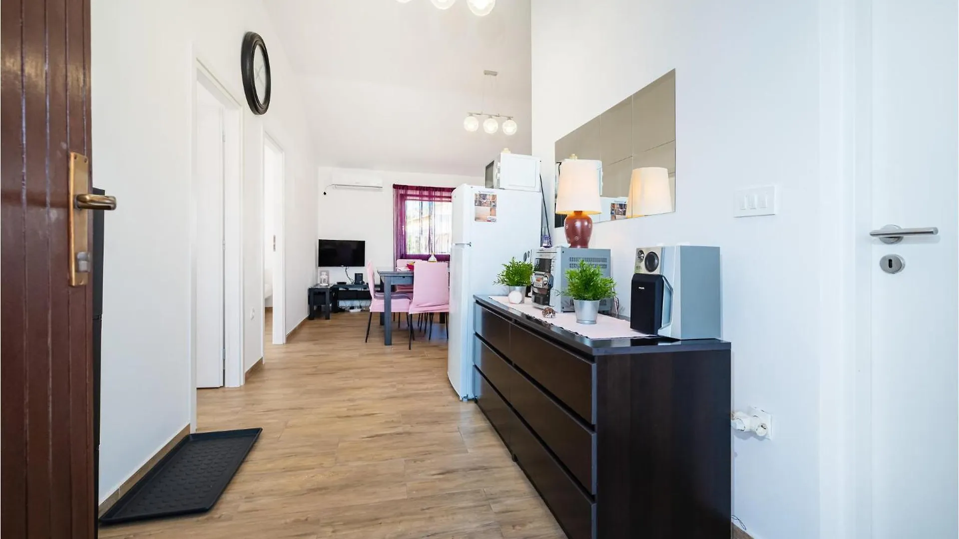Gorgeous Apartment In Maslenica With Wifi 0*,
