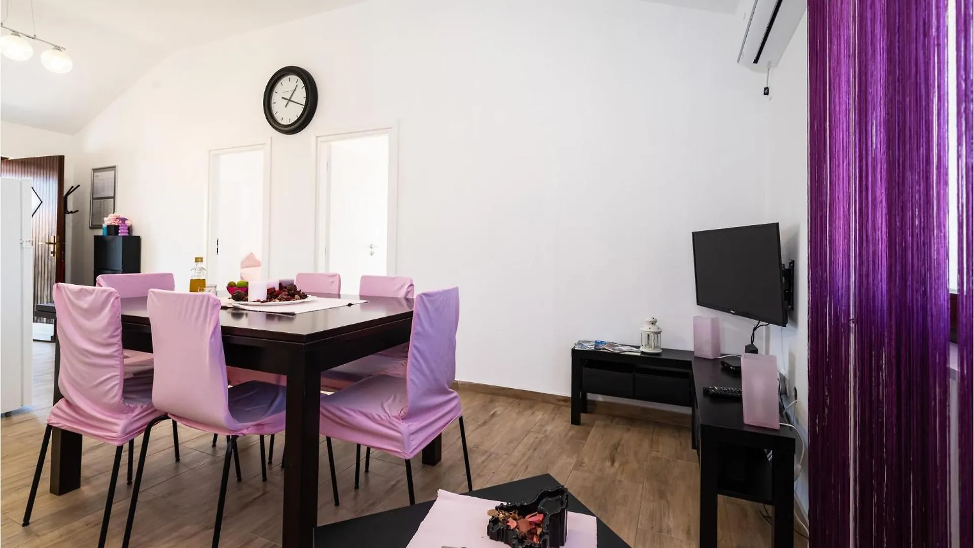Gorgeous Apartment In Maslenica With Wifi 0*,