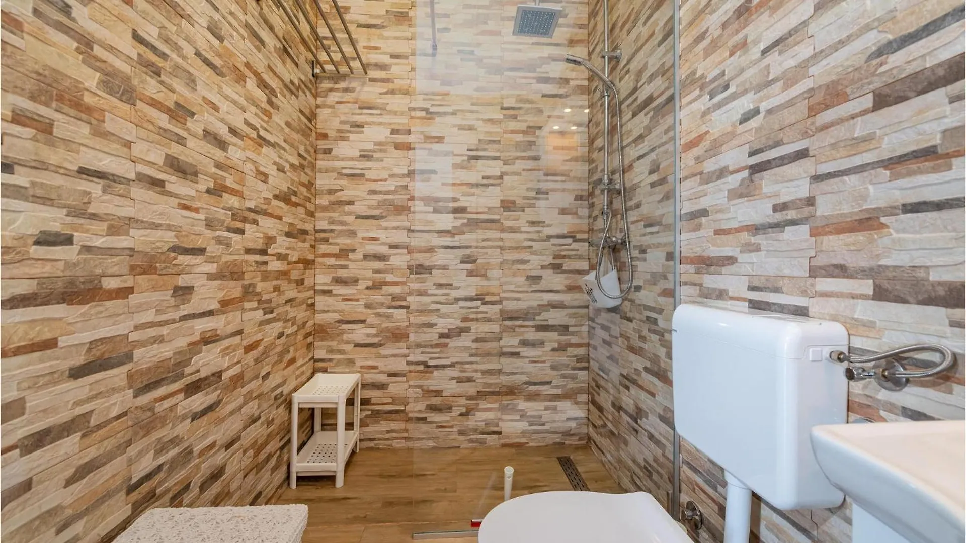 Gorgeous Apartment In Maslenica With Wifi Croatia