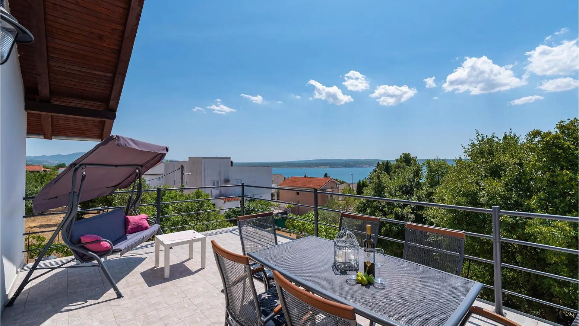 Gorgeous Apartment In Maslenica With Wifi